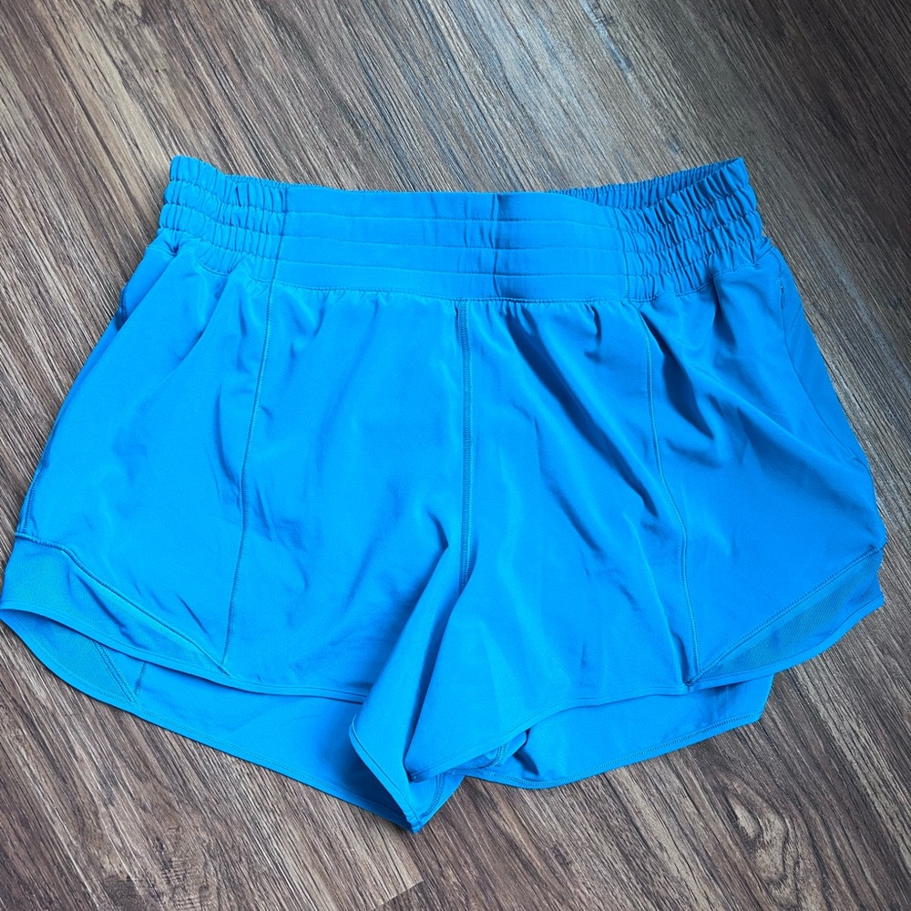 Lululemon Hawaiian Blue high rise 4 inch hotty hot Shorts